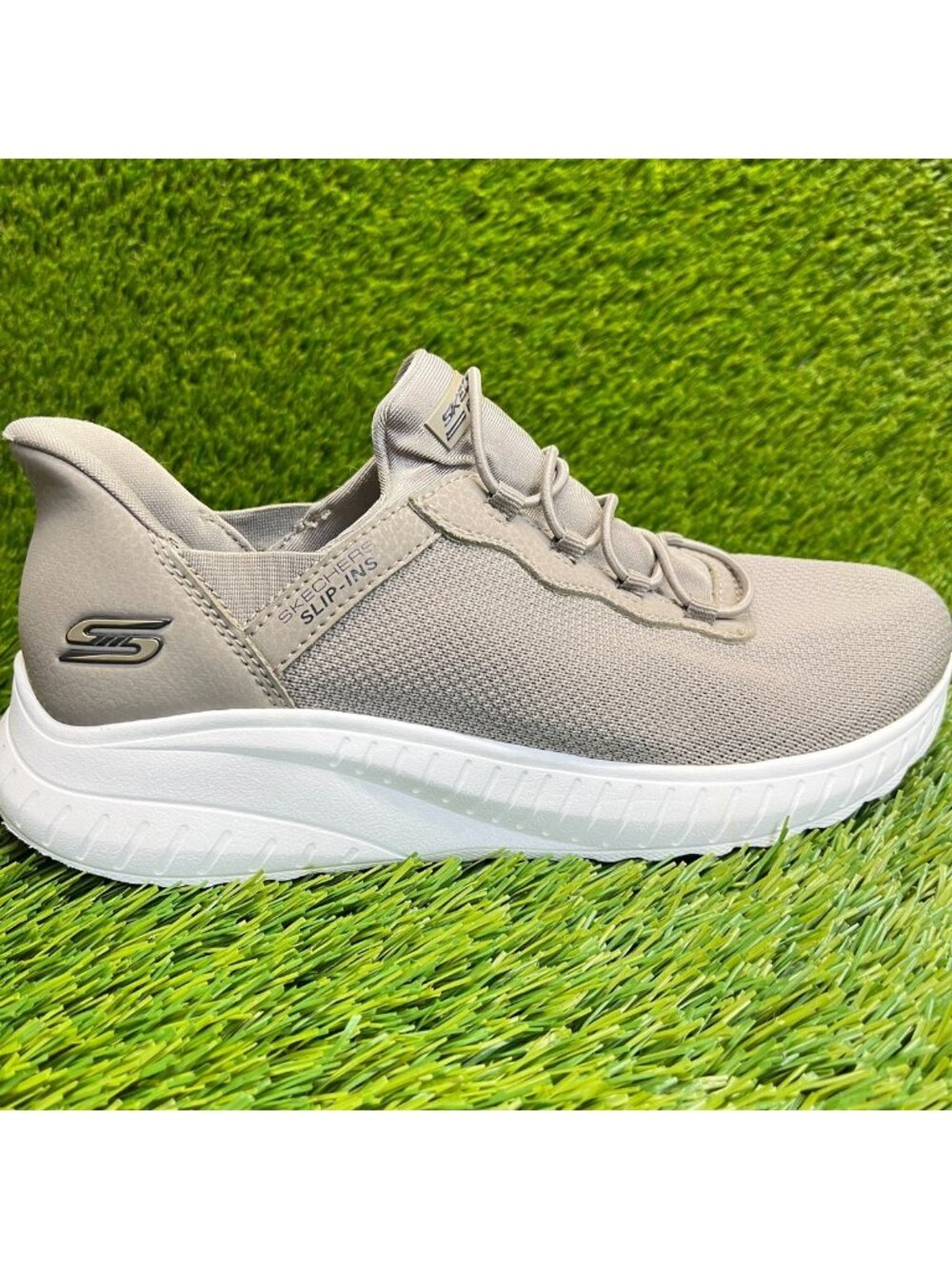 Skechers BOBS Squad Chaos Womens Size 7.5 Taupe Athletic Slip On Shoes Sneakers